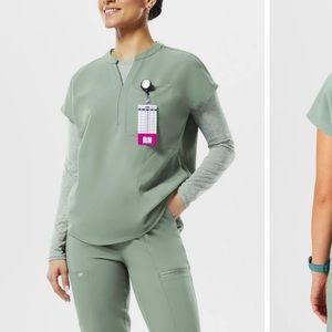 Fabletics scrub set in large!